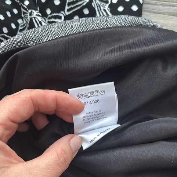 RIANI | Black and White Bow and Polka Dot Patterned Skirt / Elastic Band Size 8 - Picture 10 of 11